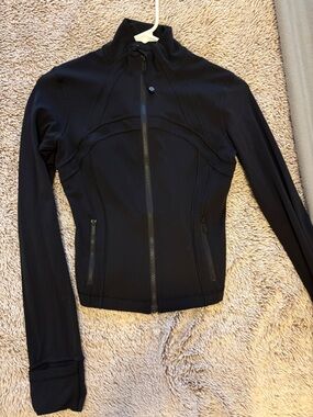 Lululemon Define Cropped Jacket
Nulu